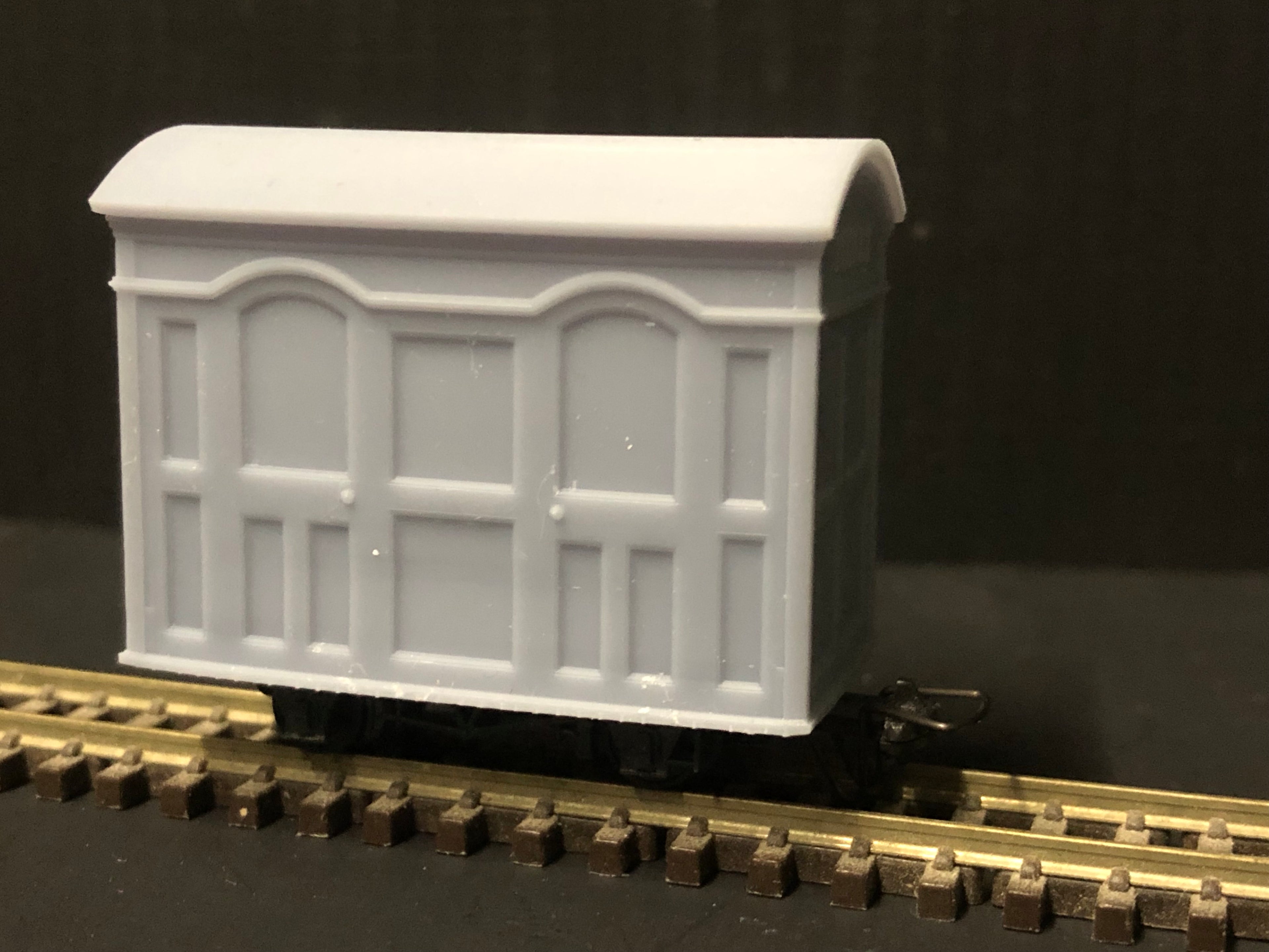 OO9 narrow gauge Victorian toilet carriage resin body kit for Peco NR-121D 10ft wheelbase chassis, unpainted for detailing