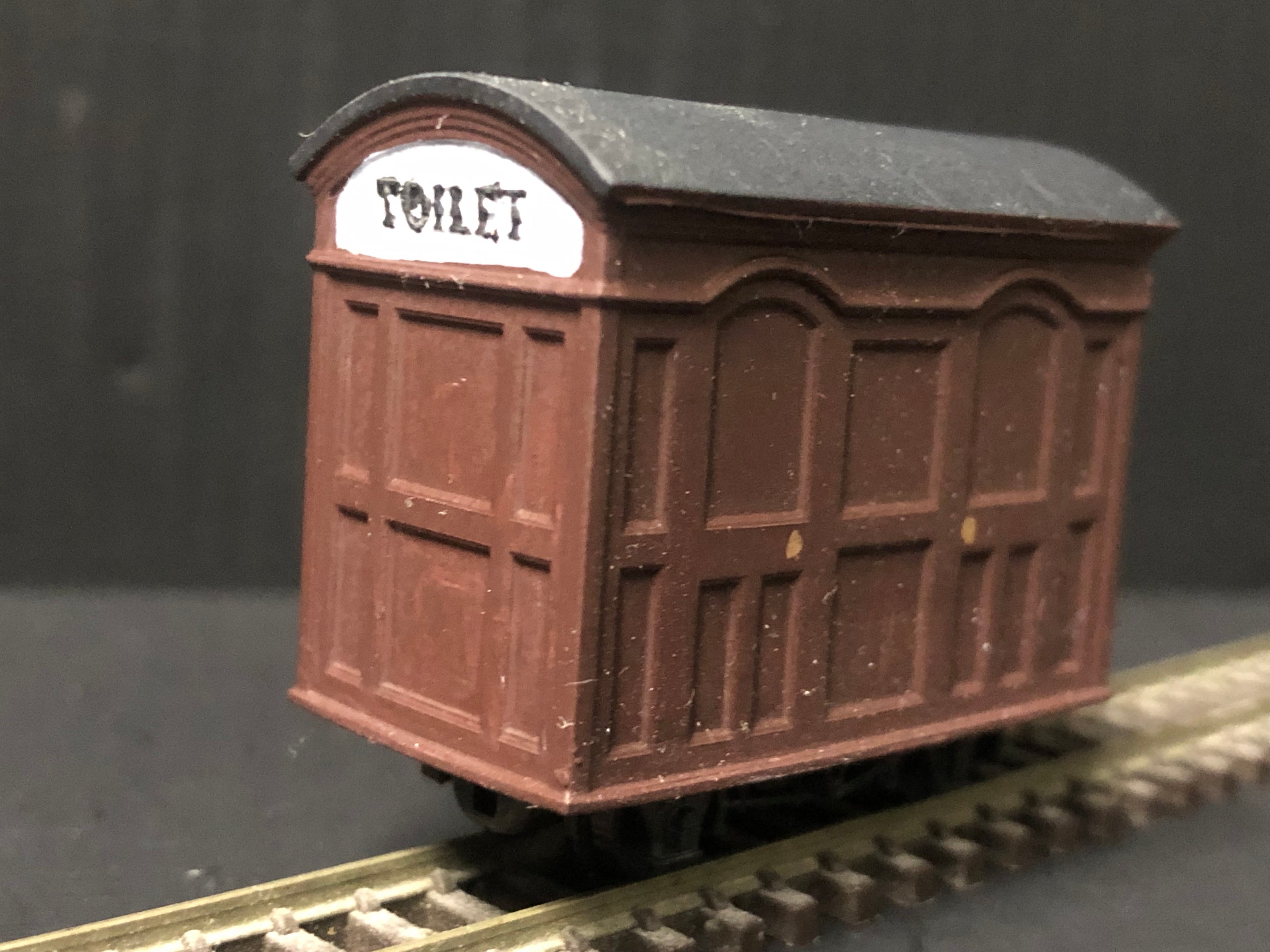 OO9 narrow gauge Victorian toilet carriage resin body kit for Peco NR-121D 10ft wheelbase chassis, unpainted and ready to assemble