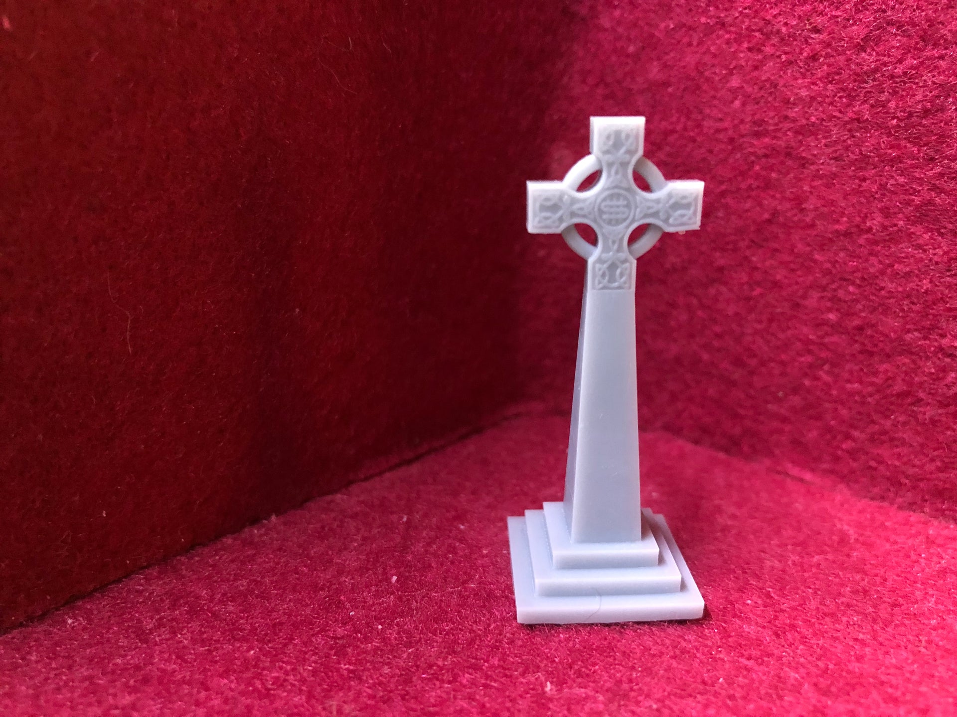 00 H0 Celtic Cross (2 off) for model railway scenery - also OO9