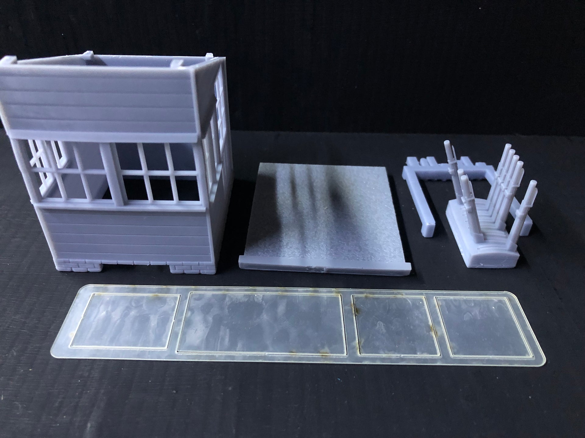 Ground Signal Box Hut with levers and glazing SDR  - NG7 , 7mm , O-16.5