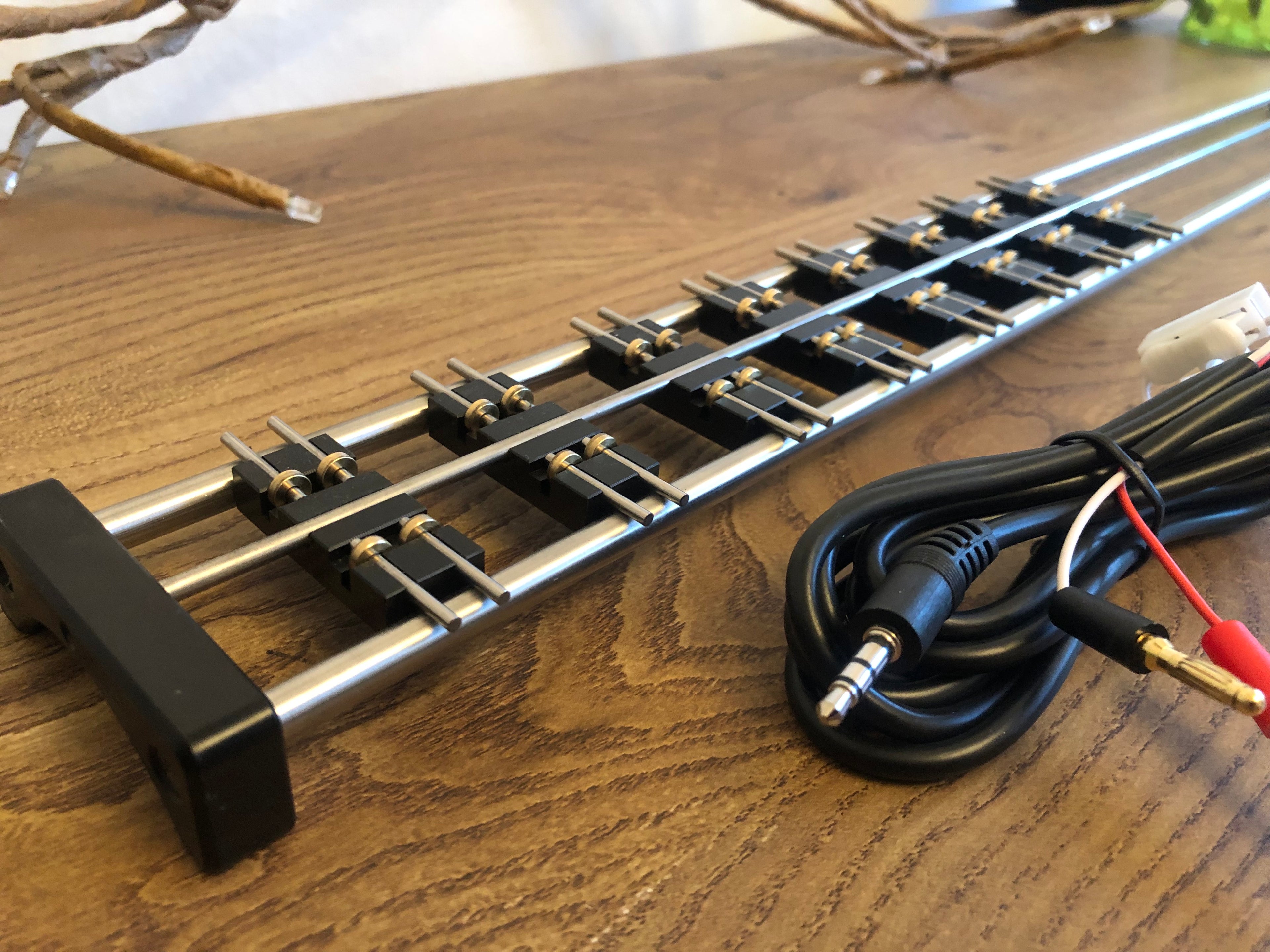 OO gauge rolling road with 8 axle supports for testing and running in model locomotives, also suitable for O16.5, NG7 and GN15 scales