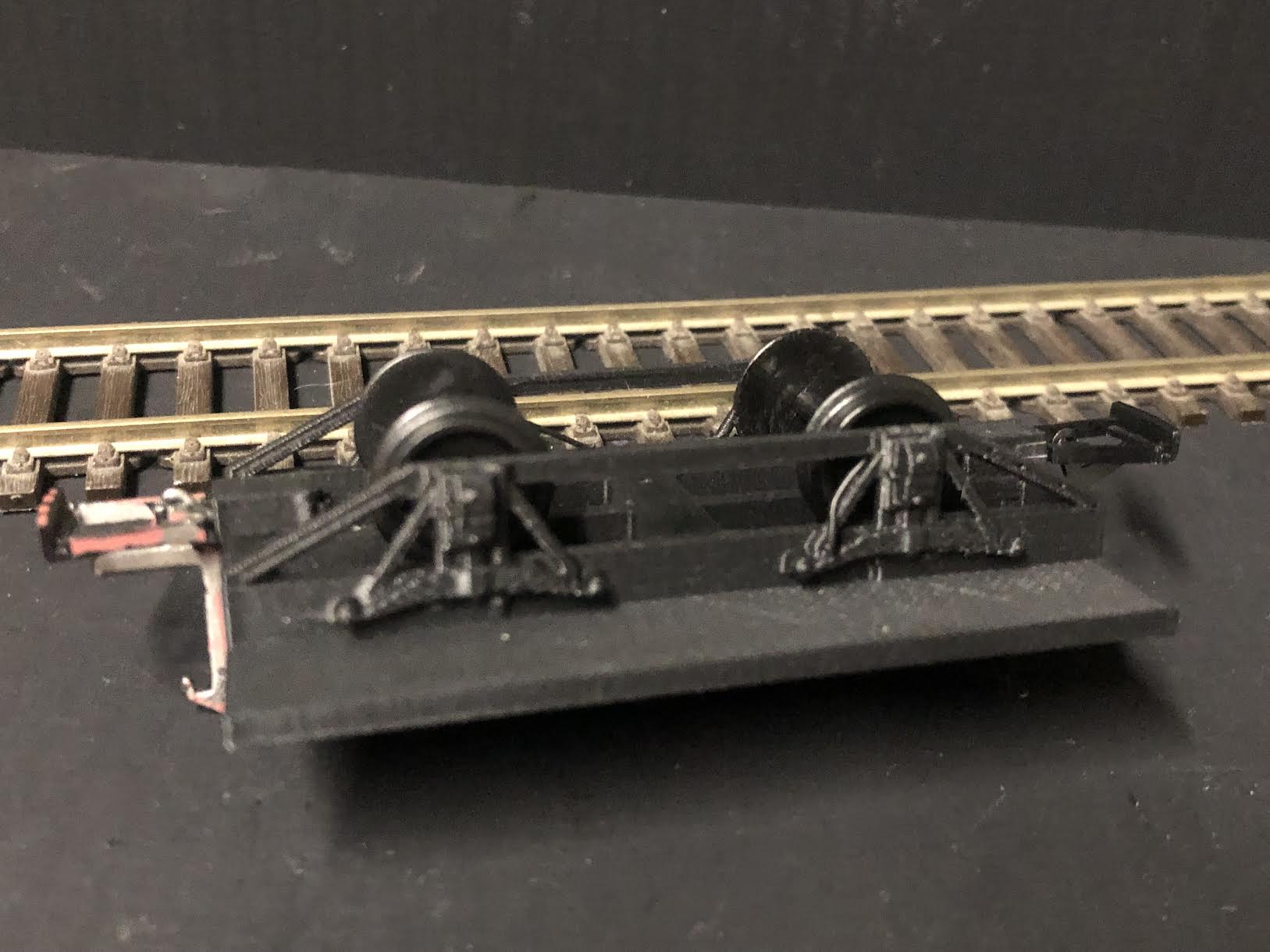 O-16.5 / NG7 narrow gauge pre-coloured flat bed wagon kit with POM wheelsets for model railway layouts