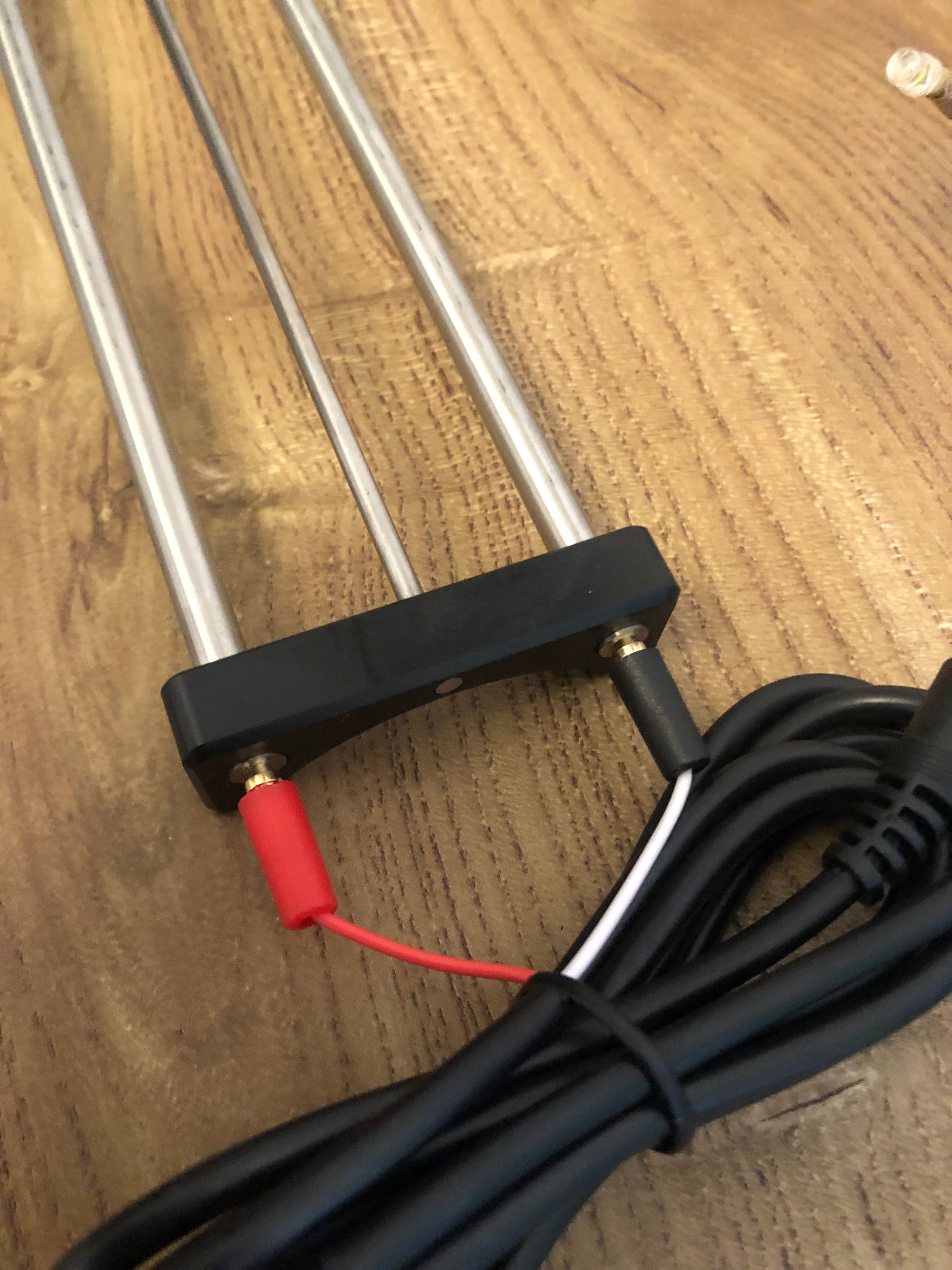 OO gauge rolling road with eight axle supports for testing and running in model locomotives, also suitable for O16.5, NG7 and GN15