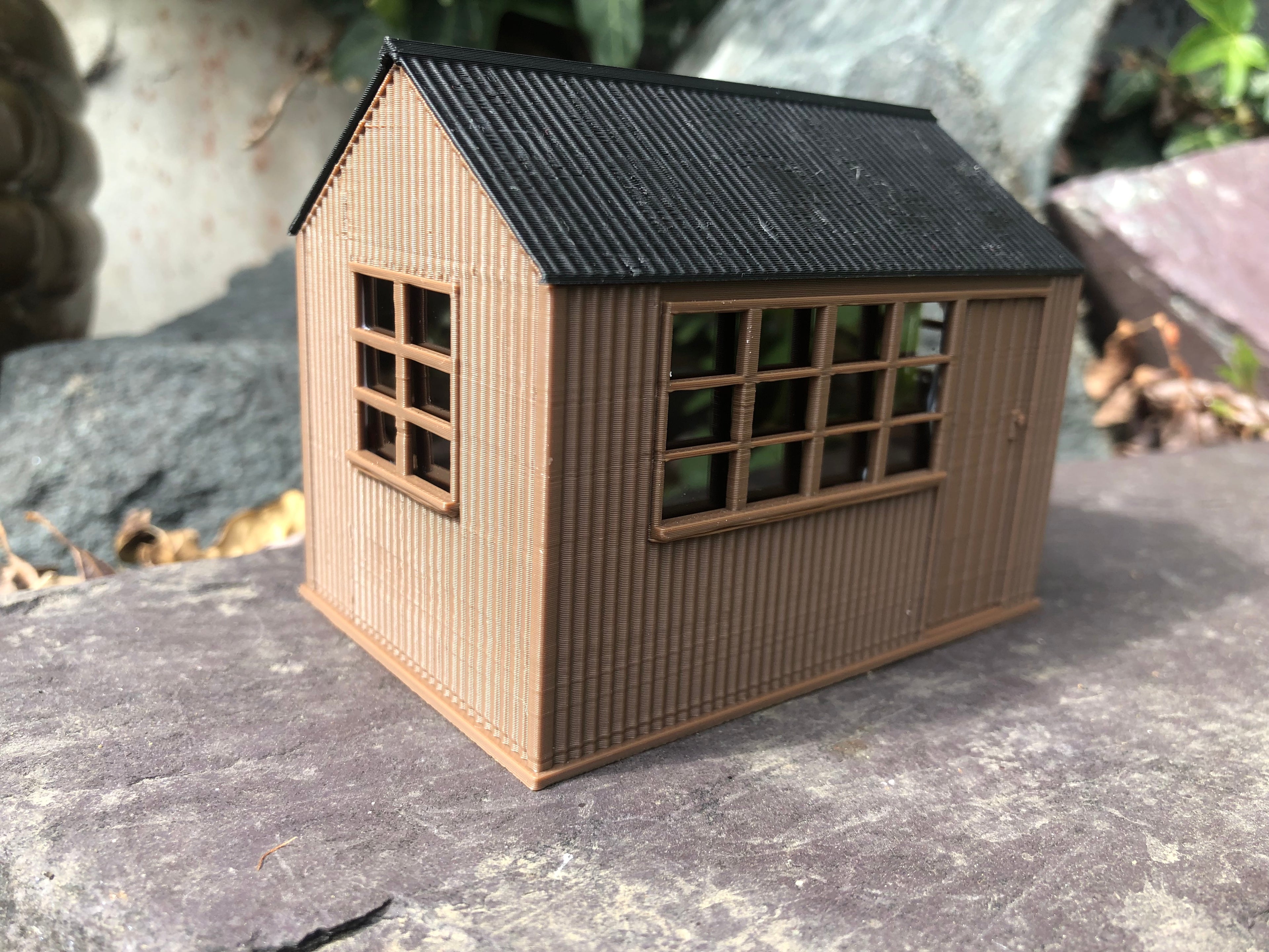 NG7 7mm scale corrugated steel Avery workshop building kit with glazed windows for O gauge model railway layouts