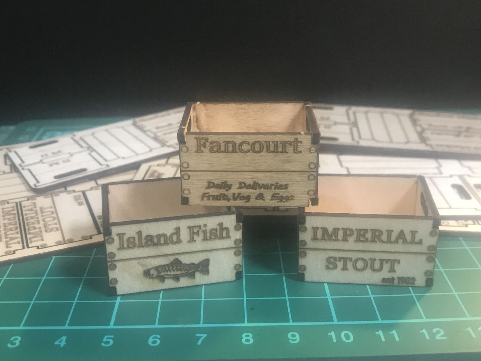 G scale and GN15 model railway kit with 12 laser-cut birch plywood wooden crates in four different designs