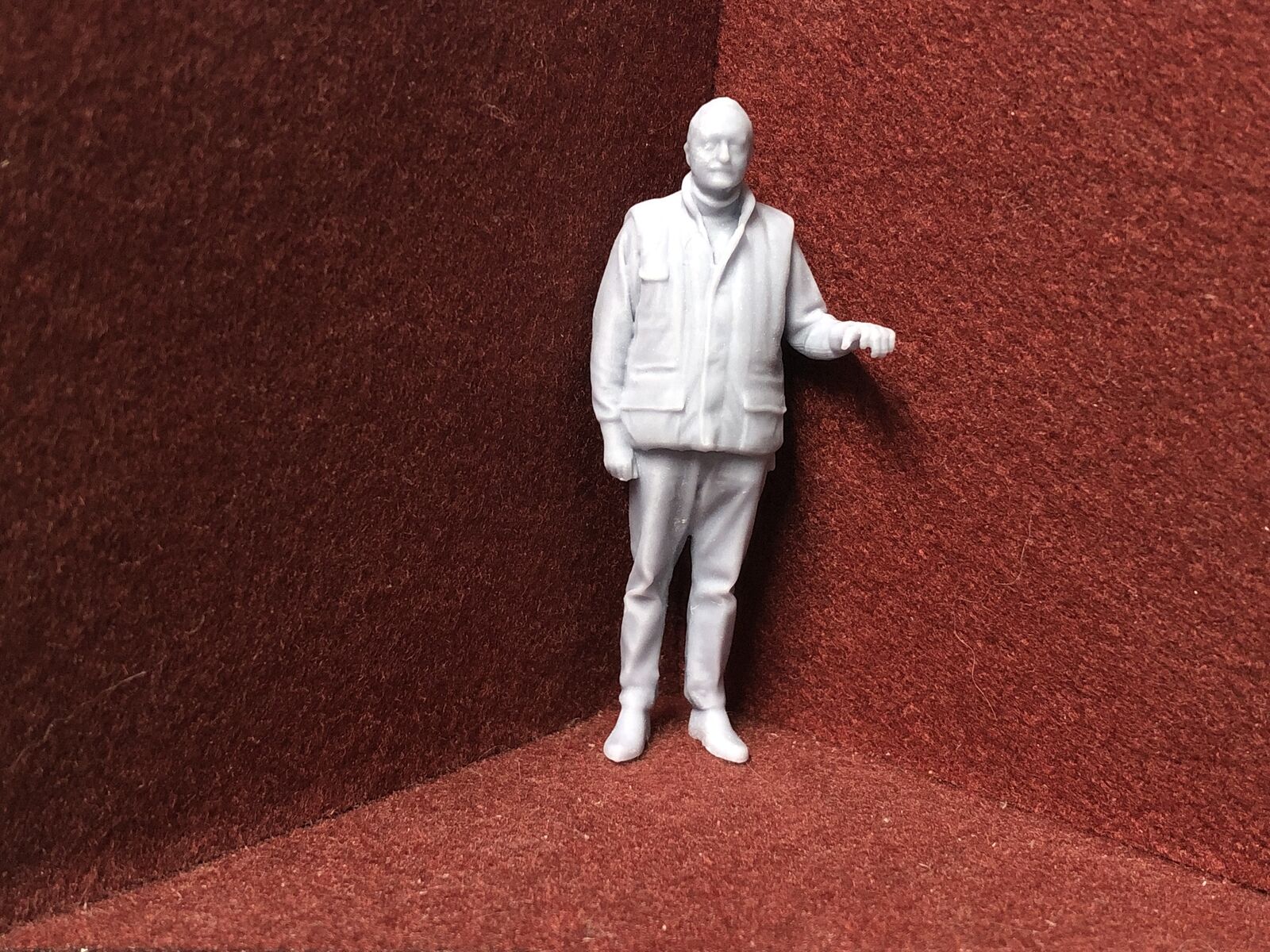 Unpainted 3D-scanned G scale 1:22.5 driver figure for GN15 model railway layouts, approx 78mm tall.
