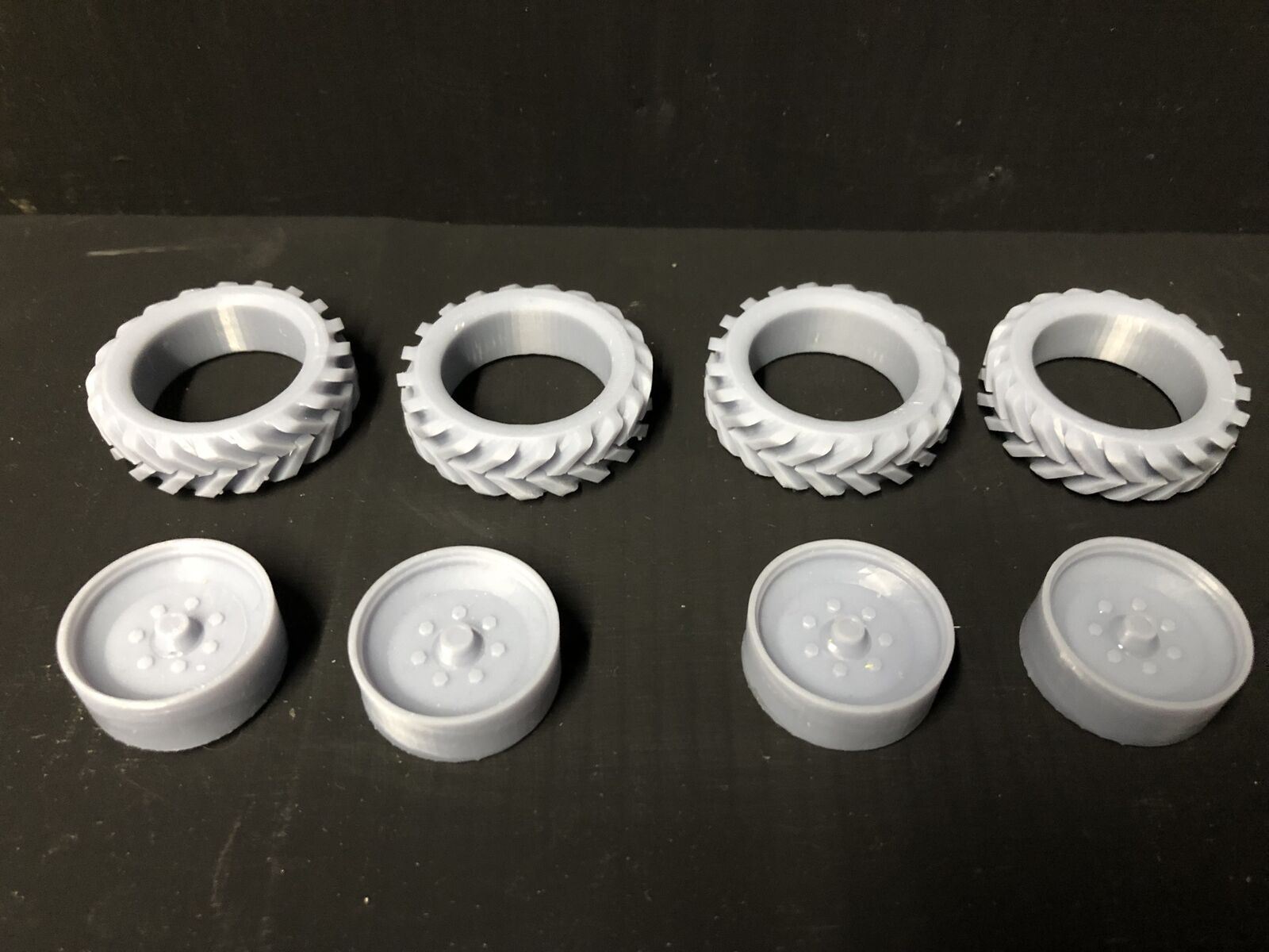 GN15 G scale dumper truck model railway kit for 16.5mm narrow gauge track, unpainted parts laid out for assembly