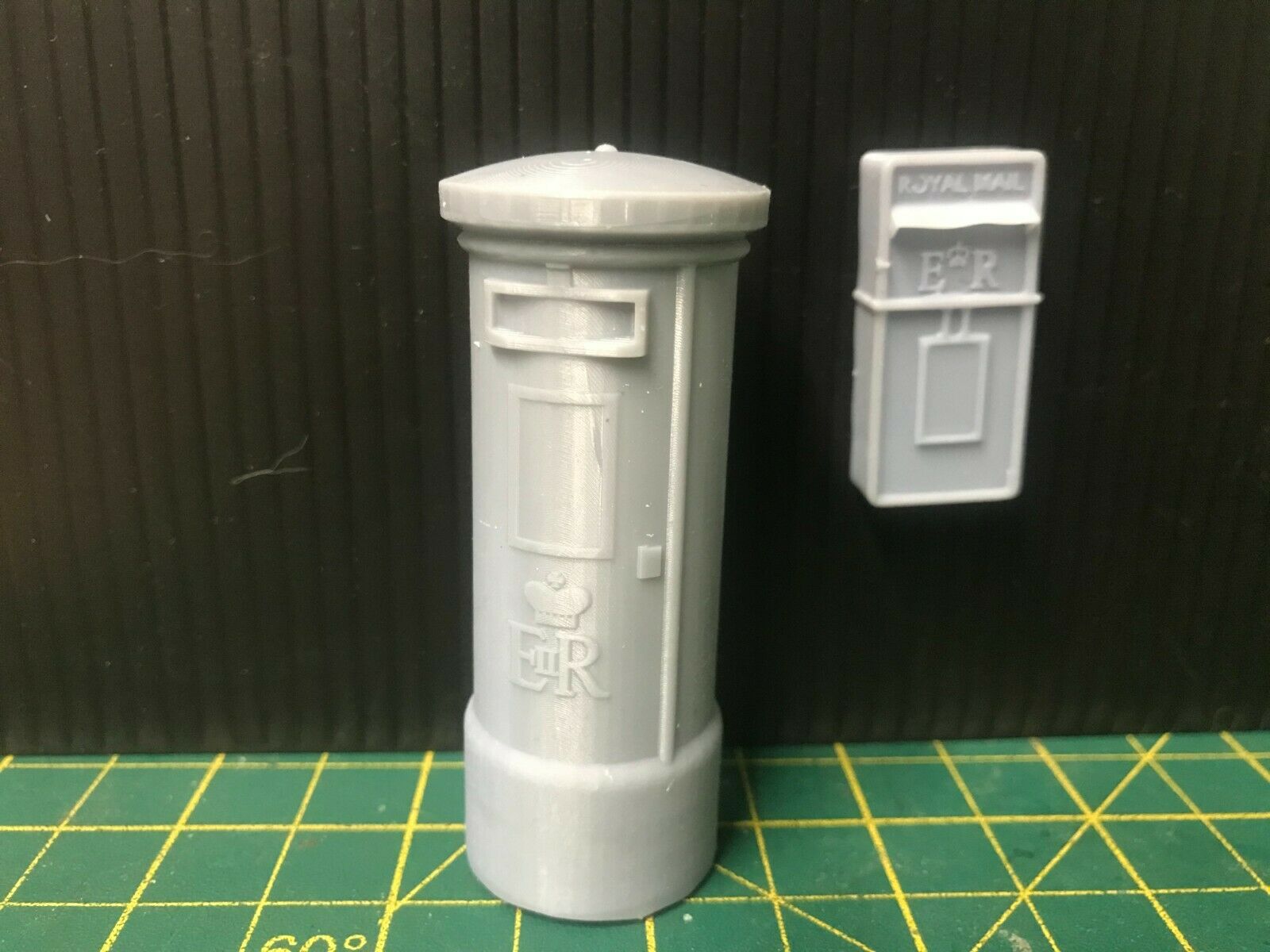 Unpainted G-scale and GN15 model railway scenery set with free-standing and wall-mounted postbox accessories