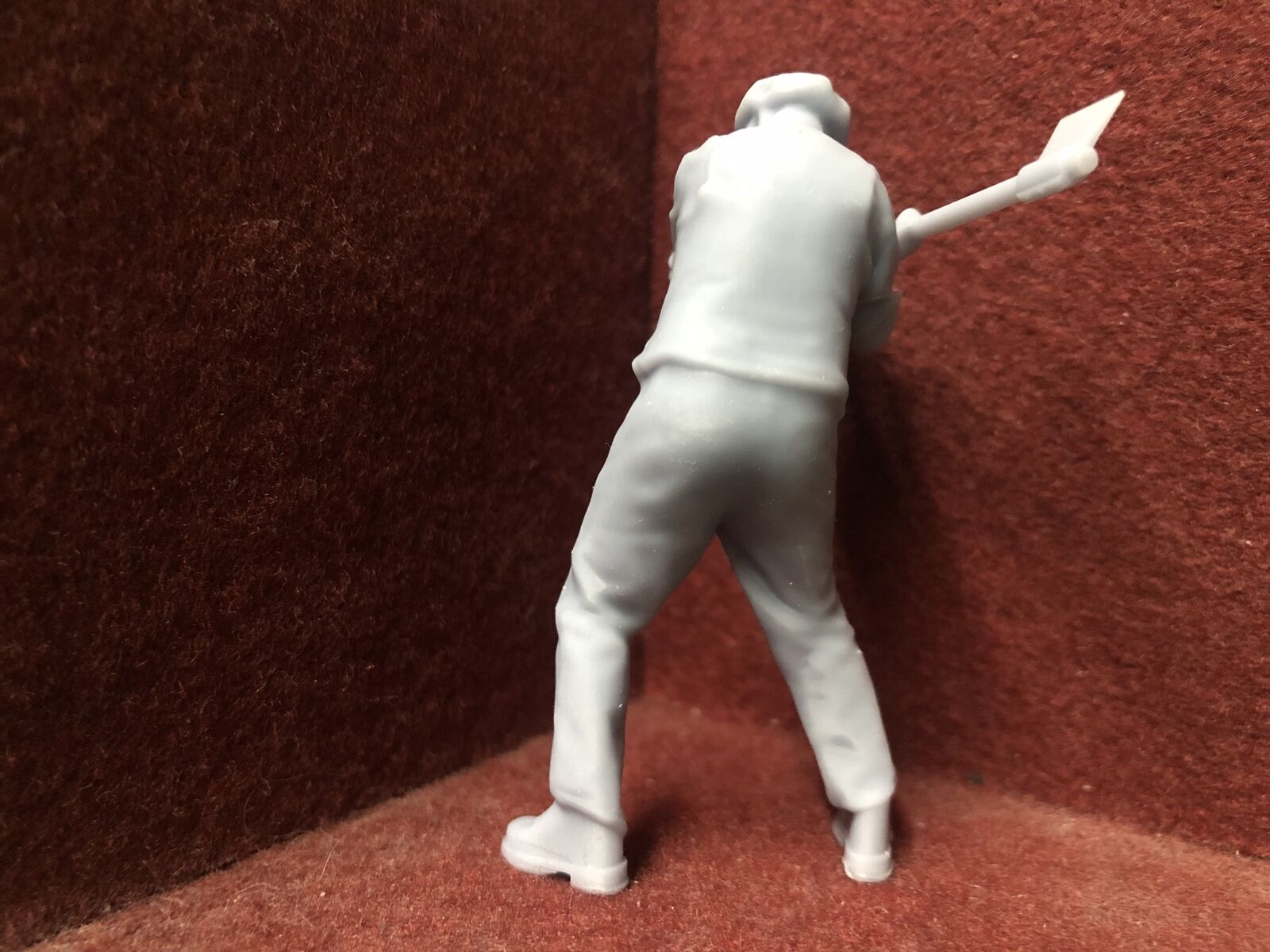 Unpainted G-scale 1:22.5 GN15 railway figure mid-swing with an axe, 3D scanned for realistic detail, approx 69mm tall.