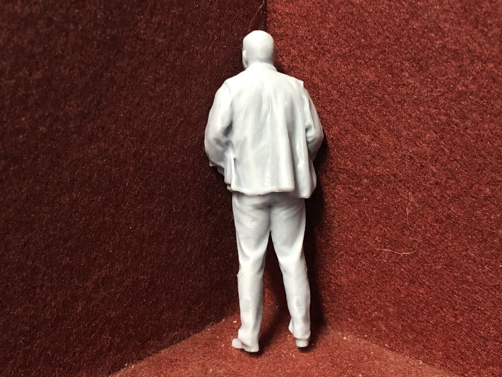 Unpainted G-scale 1:22.5 bearded male figure in short work jacket, 3D scanned, for GN15 and garden railway layouts