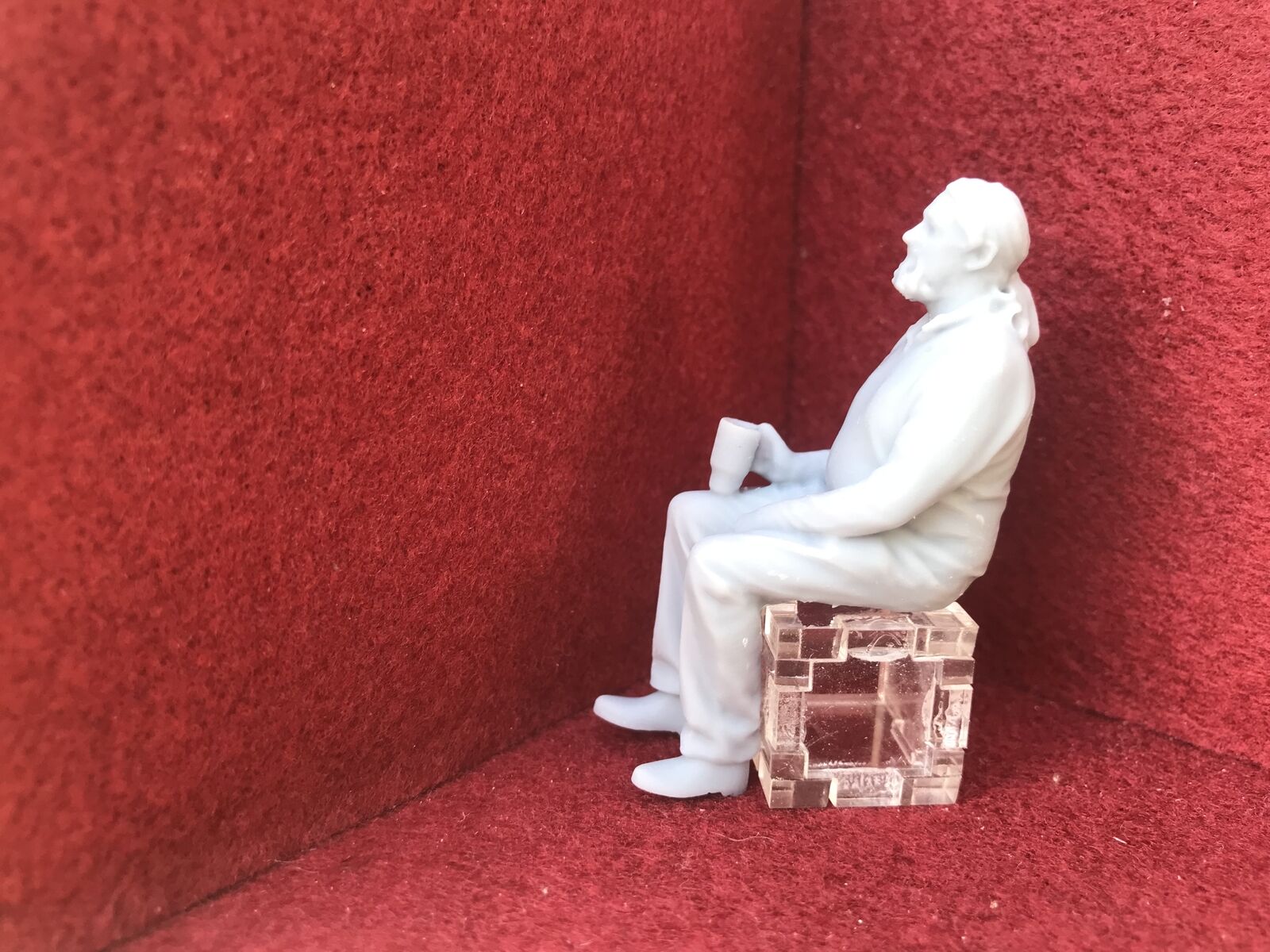 G-scale 1:22.5 seated driver figure for model railways, suitable for GN15 narrow gauge layouts