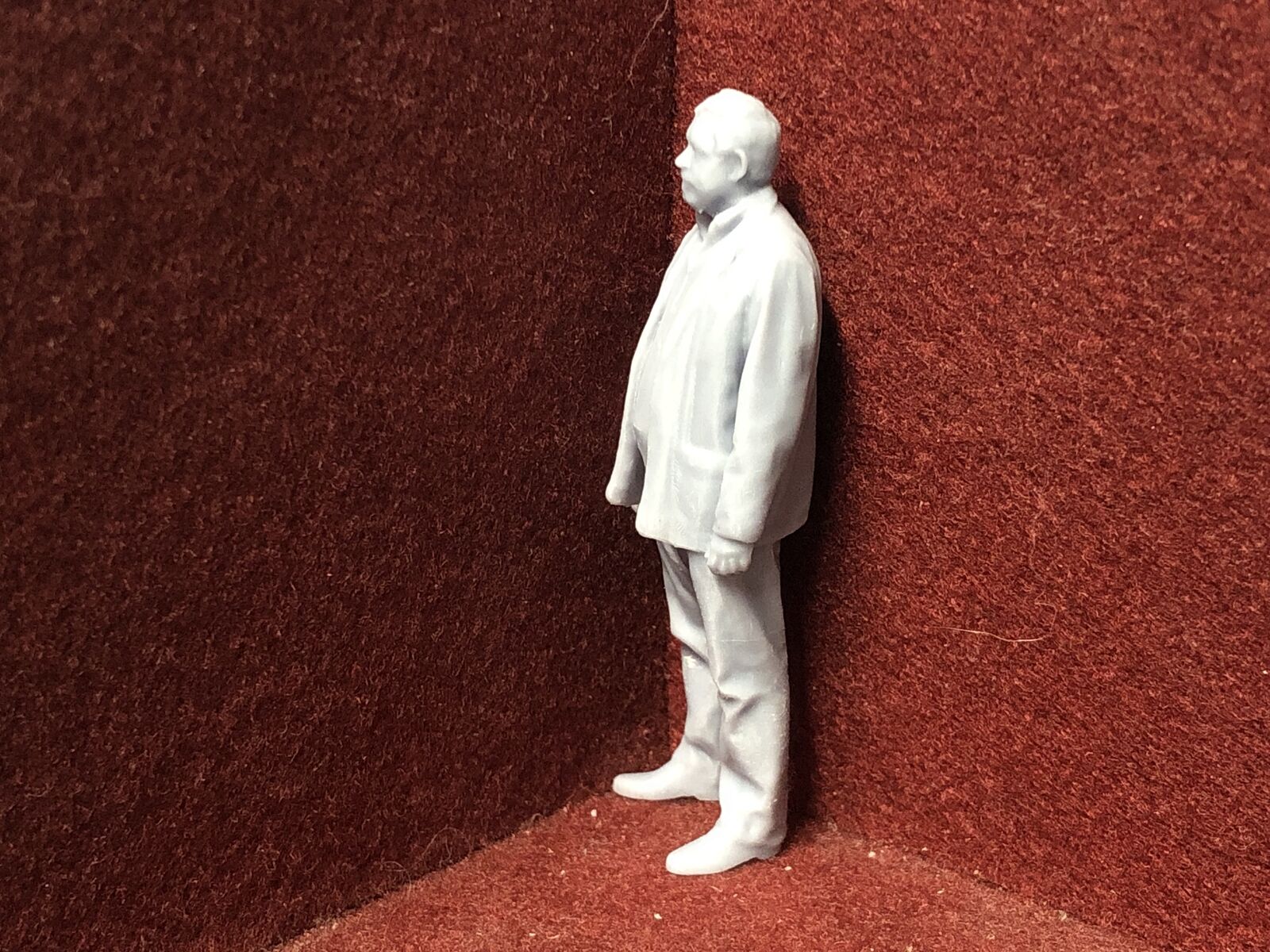 Unpainted G scale 1:22.5 GN15 male figure in short work jacket for model railway layouts