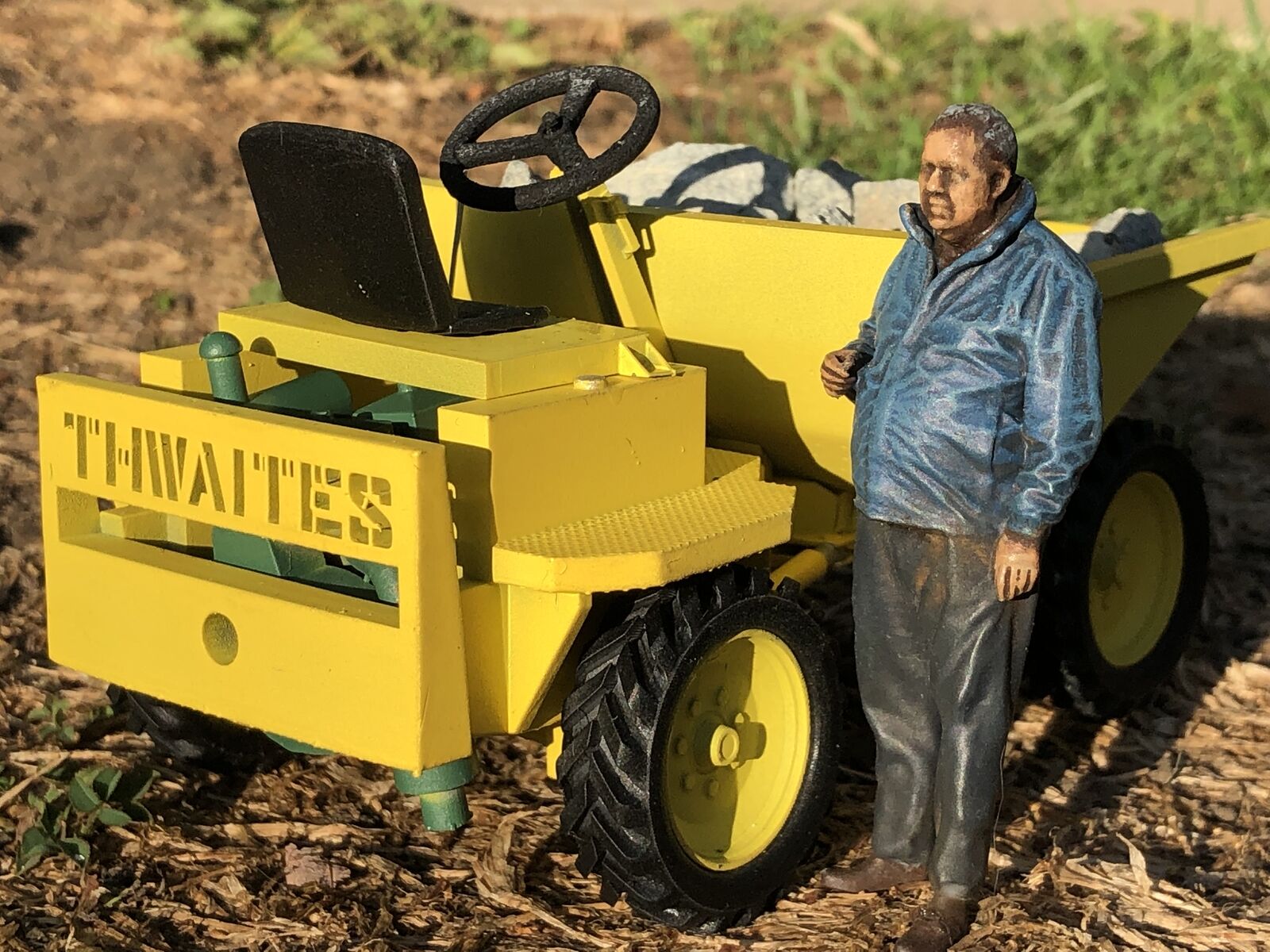GN15 G scale dumper truck model railway kit for 16.5mm track, unpainted parts laid out ready for assembly