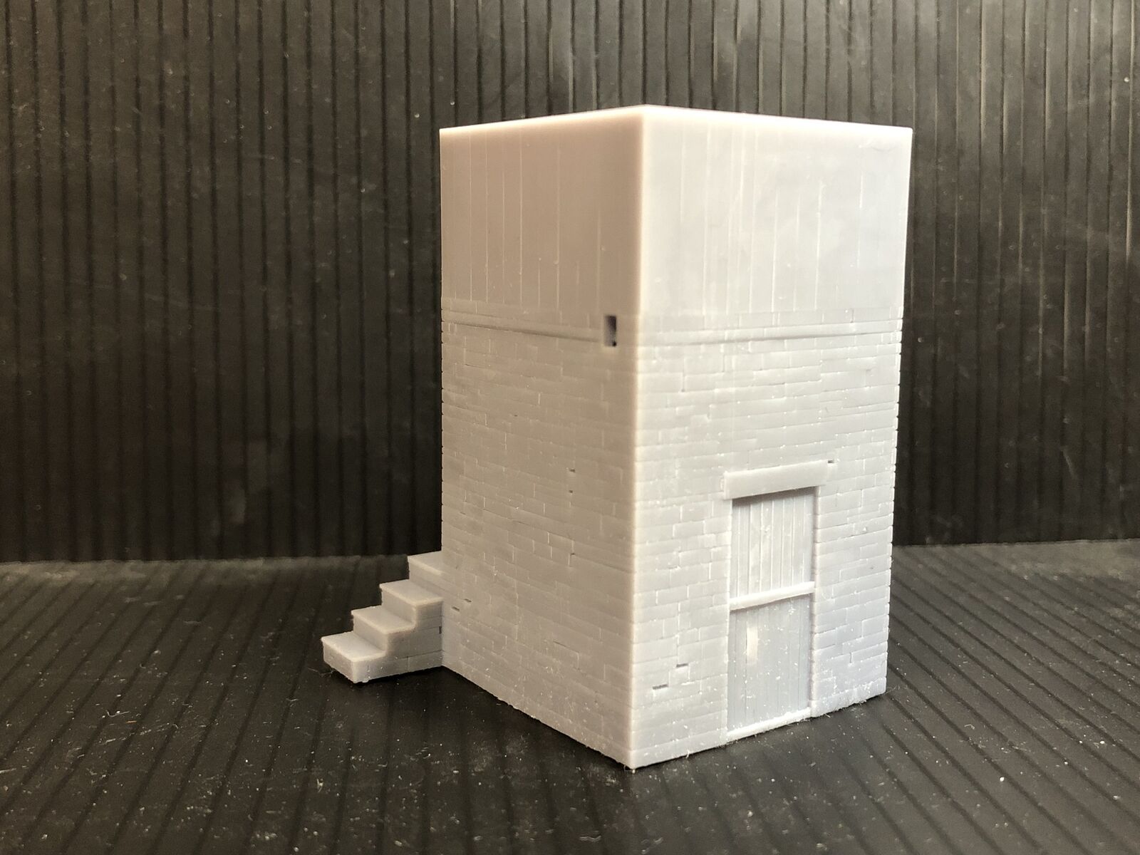 OO9 narrow gauge Tywyn Wharf water tower OO gauge model kit with brass handrail and water tank insert