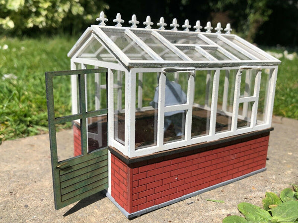 GREENHOUSE FOR GARDEN RAILWAY IN G SCALE. COMPLETE KIT - GN15 too