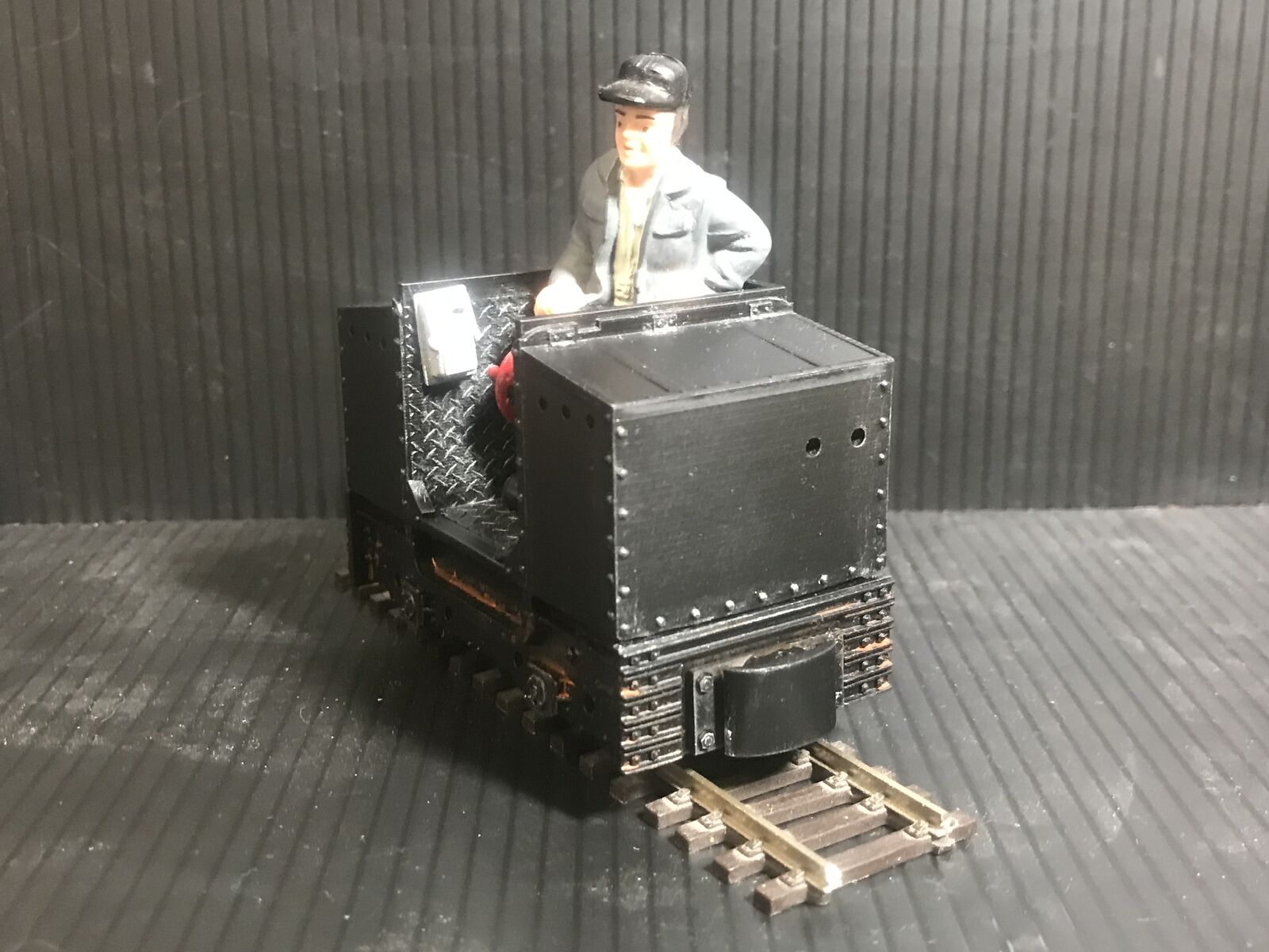 GN15 English Electric Brush critter kit quarry loco, G-scale narrow gauge body for 00 gauge track model railway layouts