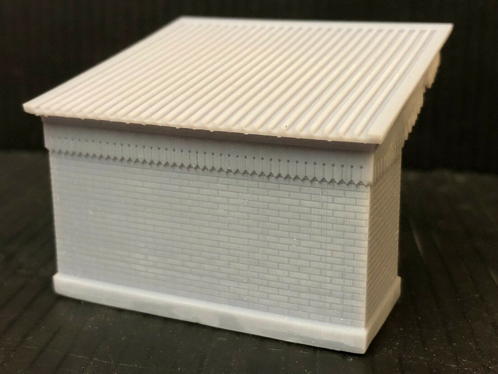 OO9/OO/HO scale Sandplace Station halt building kit with separate platform columns for a small model railway station scene