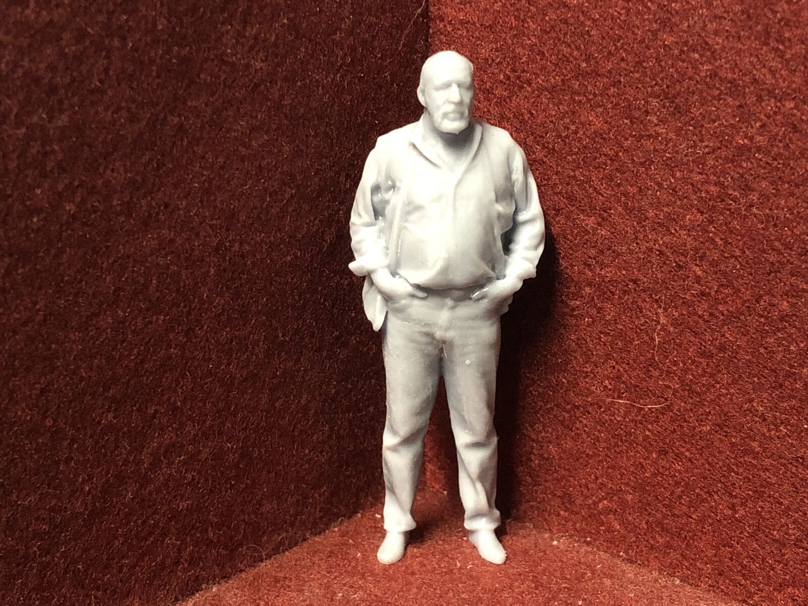 Unpainted G-scale 1:22.5 bearded male figure in short work jacket, 3D scanned, for GN15 or garden railway layouts