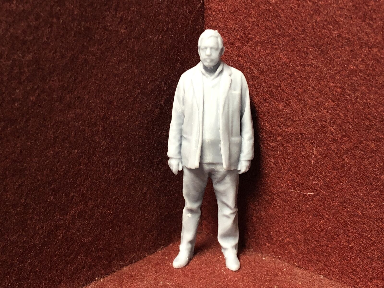Unpainted G scale 1:22.5 GN15 male figure in short work jacket, 3D scanned and resin printed for model railway layouts