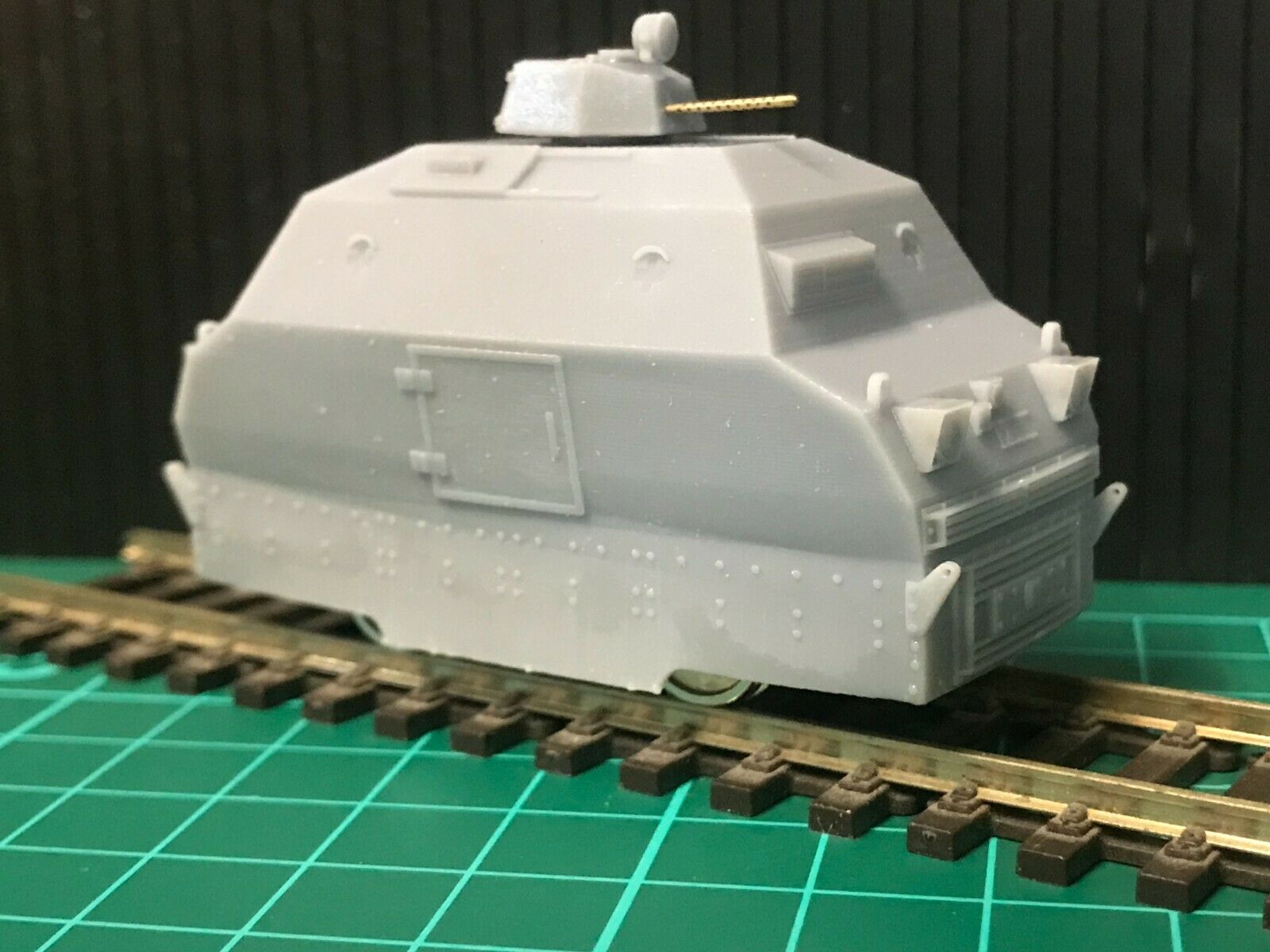 OO gauge Wickham Type 42 armoured train Vietnam era model kit with optional static display configuration