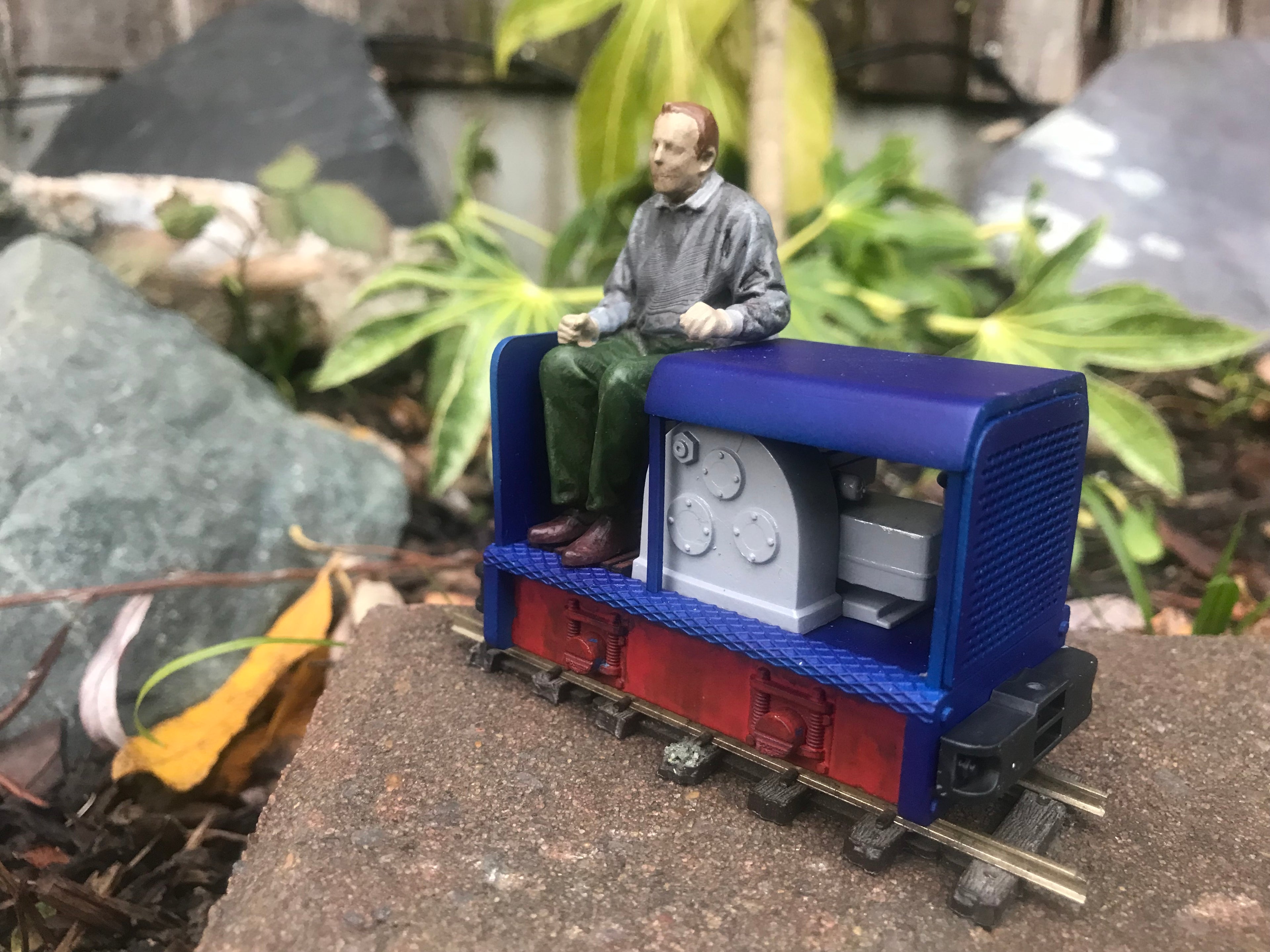 Unpainted GN15 diesel critter model railway kit, G-scale body for OO gauge track, shown with Tenshodo spud motor bogie chassis